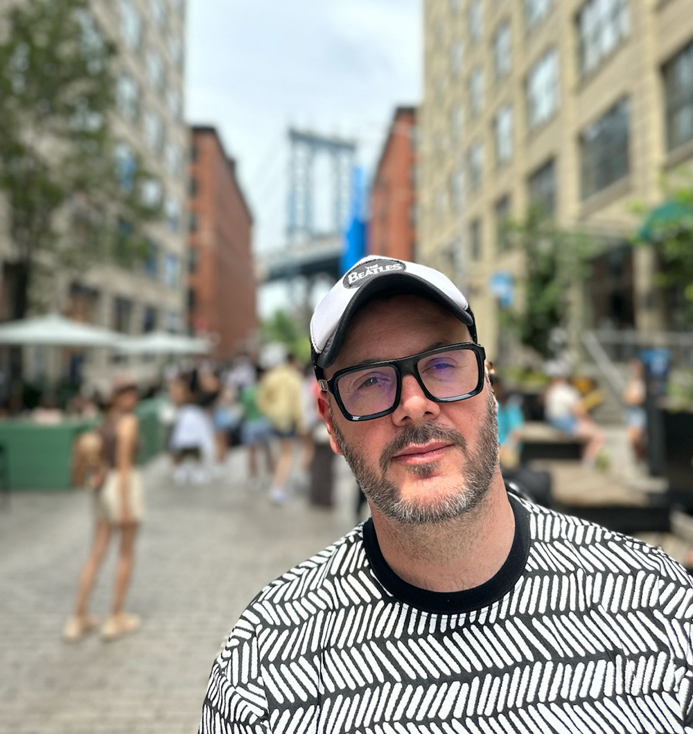 Entrevista de Susana Spano al escritor Max Bidart, quien en mayo presentará una antología de relatos ambientados en Mercedes durante los años 80 y 90.